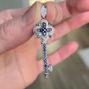 {Zales} key pendant